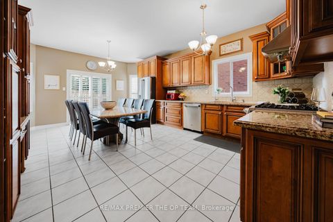 Photo 12 at 179 Lio Avenue, Sonoma Heights, Vaughan