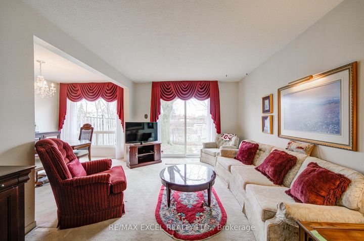 Photo 10 at 36 - 3000 Midland Avenue, Malvern West, Toronto