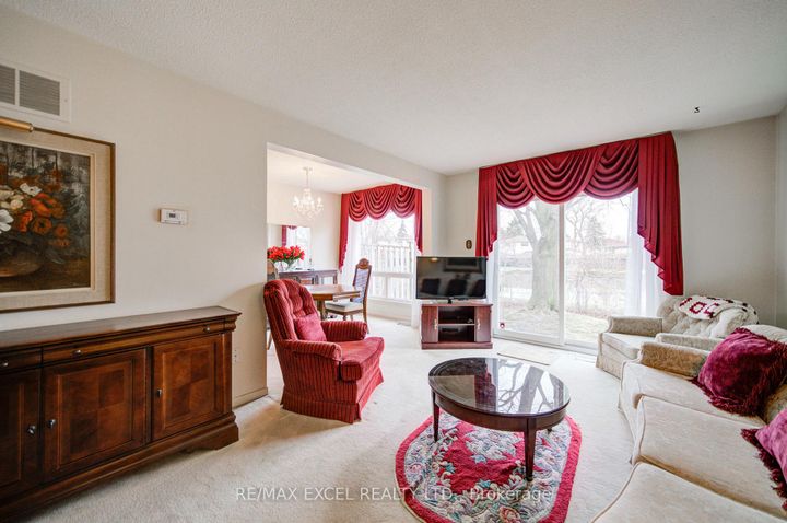 Photo 11 at 36 - 3000 Midland Avenue, Malvern West, Toronto