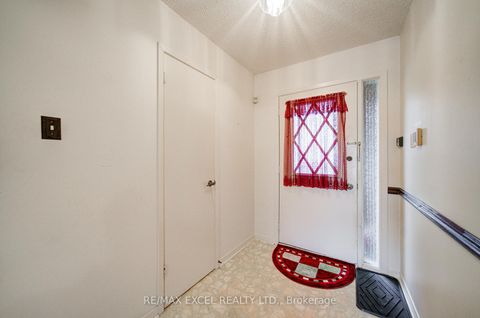 Photo 4 at 36 - 3000 Midland Avenue, Malvern West, Toronto