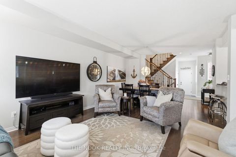 Photo 7 at 320 Lakebreeze Drive N, Newcastle, Clarington