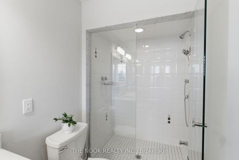 Photo 24 at 320 Lakebreeze Drive N, Newcastle, Clarington