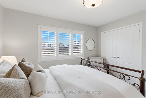 Photo 27 at 320 Lakebreeze Drive N, Newcastle, Clarington