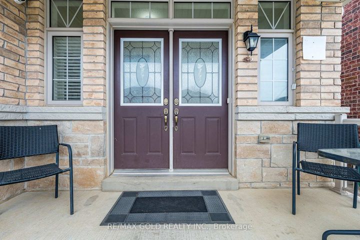 Photo 1 at 14 Lloyd Crescent, Northwest Brampton, Brampton