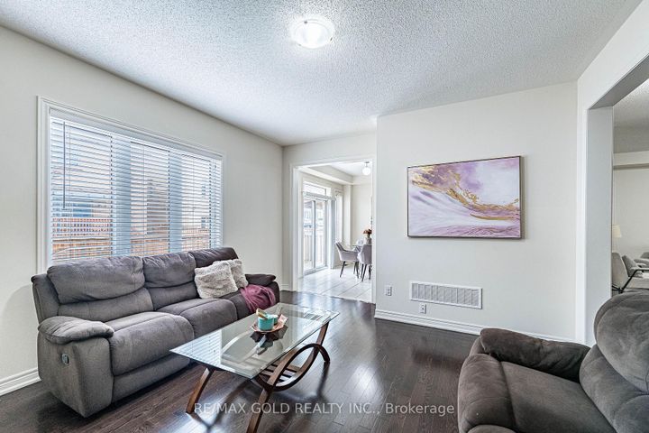 Photo 10 at 14 Lloyd Crescent, Northwest Brampton, Brampton