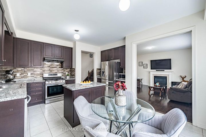 Photo 11 at 14 Lloyd Crescent, Northwest Brampton, Brampton