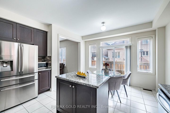 Photo 16 at 14 Lloyd Crescent, Northwest Brampton, Brampton