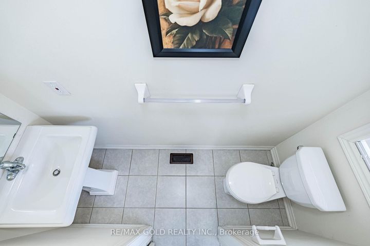 Photo 19 at 14 Lloyd Crescent, Northwest Brampton, Brampton