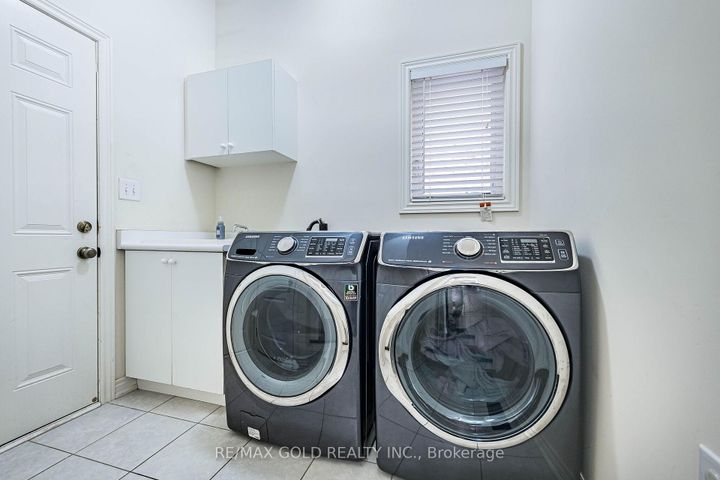 Photo 20 at 14 Lloyd Crescent, Northwest Brampton, Brampton