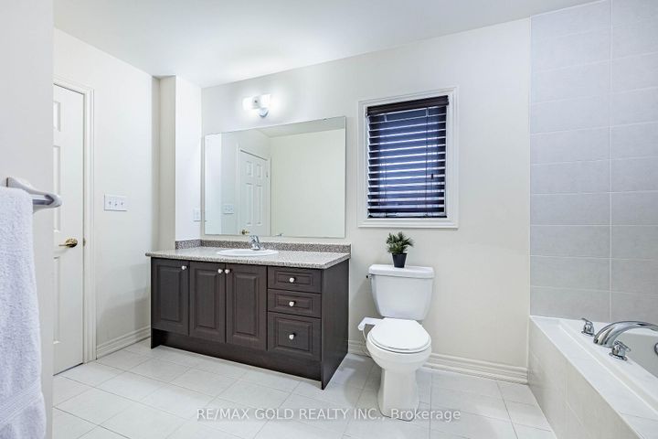 Photo 24 at 14 Lloyd Crescent, Northwest Brampton, Brampton