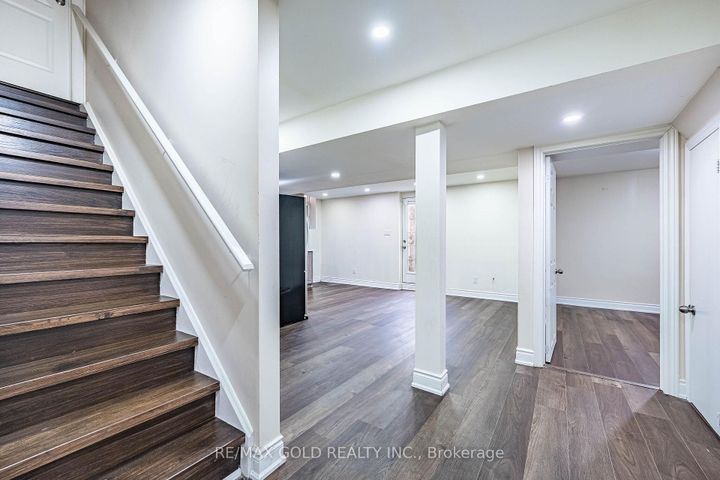 Photo 29 at 14 Lloyd Crescent, Northwest Brampton, Brampton