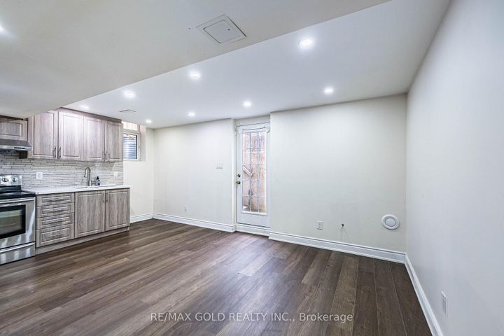 Photo 30 at 14 Lloyd Crescent, Northwest Brampton, Brampton