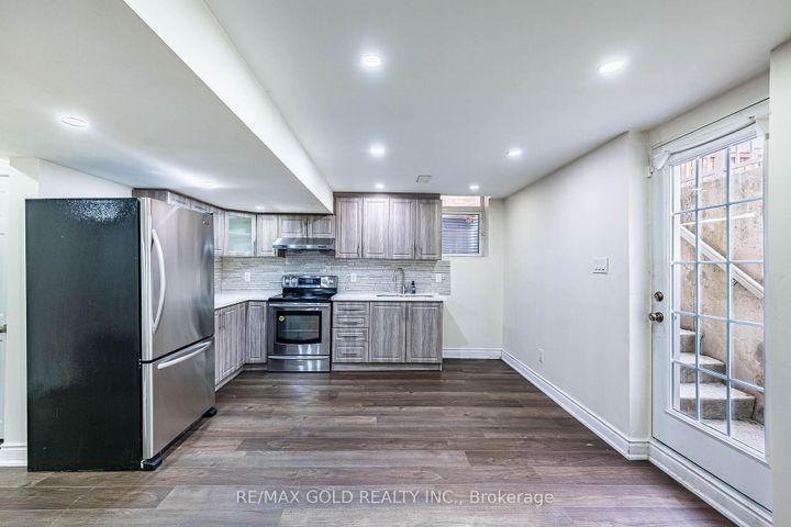 Photo 31 at 14 Lloyd Crescent, Northwest Brampton, Brampton