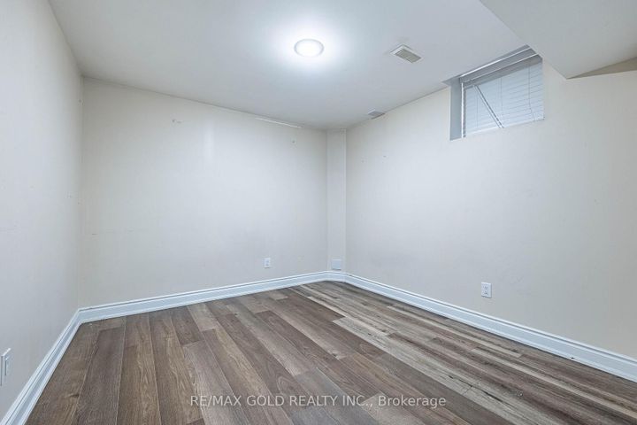 Photo 34 at 14 Lloyd Crescent, Northwest Brampton, Brampton