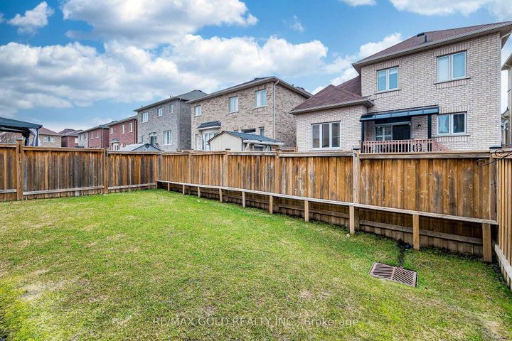 Photo 37 at 14 Lloyd Crescent, Northwest Brampton, Brampton