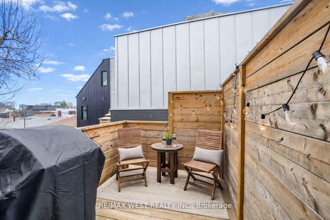 Photo 16 at 200 Euclid Avenue, Bellwoods, Toronto