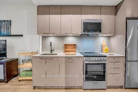 Photo 10 at 617 - 1808 St. Clair Avenue W, Pellam Park, Toronto