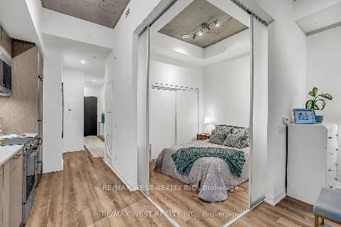 Photo 14 at 617 - 1808 St. Clair Avenue W, Pellam Park, Toronto