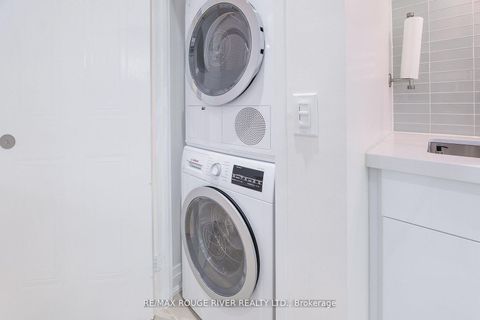 Photo 11 at 109 - 238 Doris Avenue, Willowdale East, Toronto