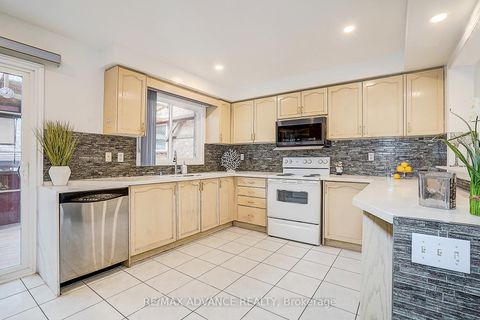 Photo 11 at 140 Vanguard Road, Patterson, Vaughan