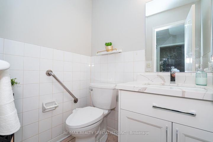 Photo 18 at 30 Bowsfield Drive, Vales of Castlemore, Brampton