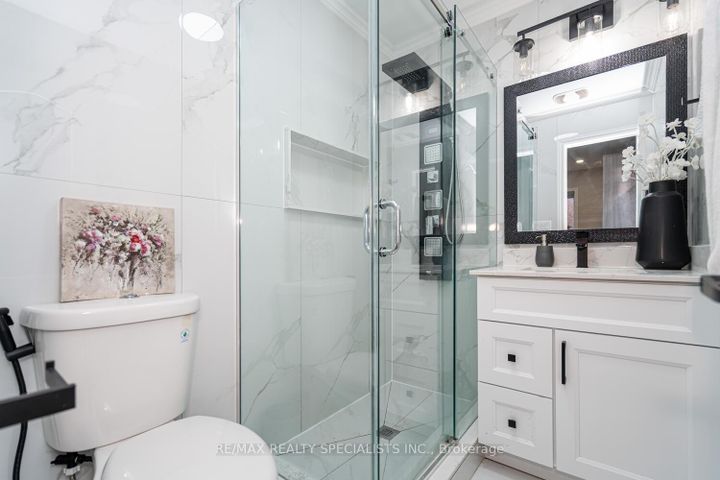 Photo 21 at 30 Bowsfield Drive, Vales of Castlemore, Brampton