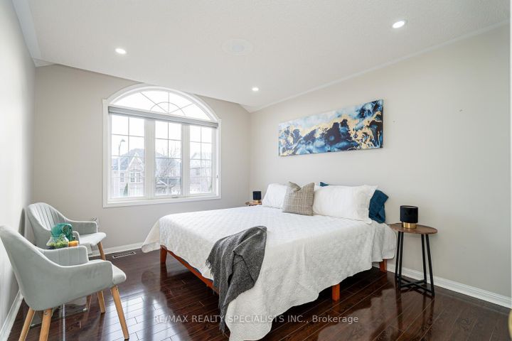 Photo 32 at 30 Bowsfield Drive, Vales of Castlemore, Brampton