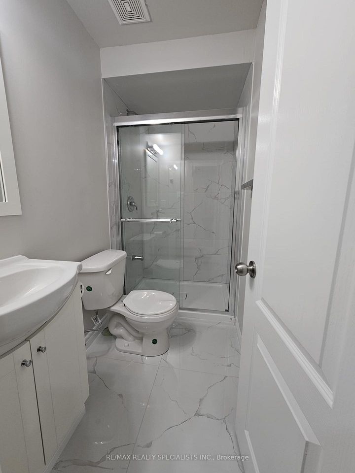 Photo 39 at 30 Bowsfield Drive, Vales of Castlemore, Brampton