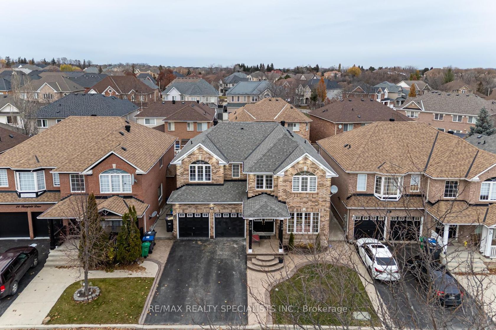 30 Bowsfield Drive, Vales of Castlemore, Brampton 2