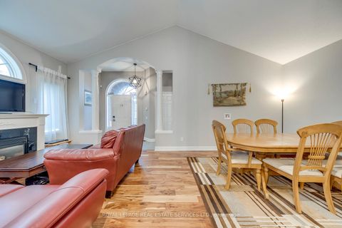 Photo 11 at 236 Slywood Crescent, Maple, Vaughan