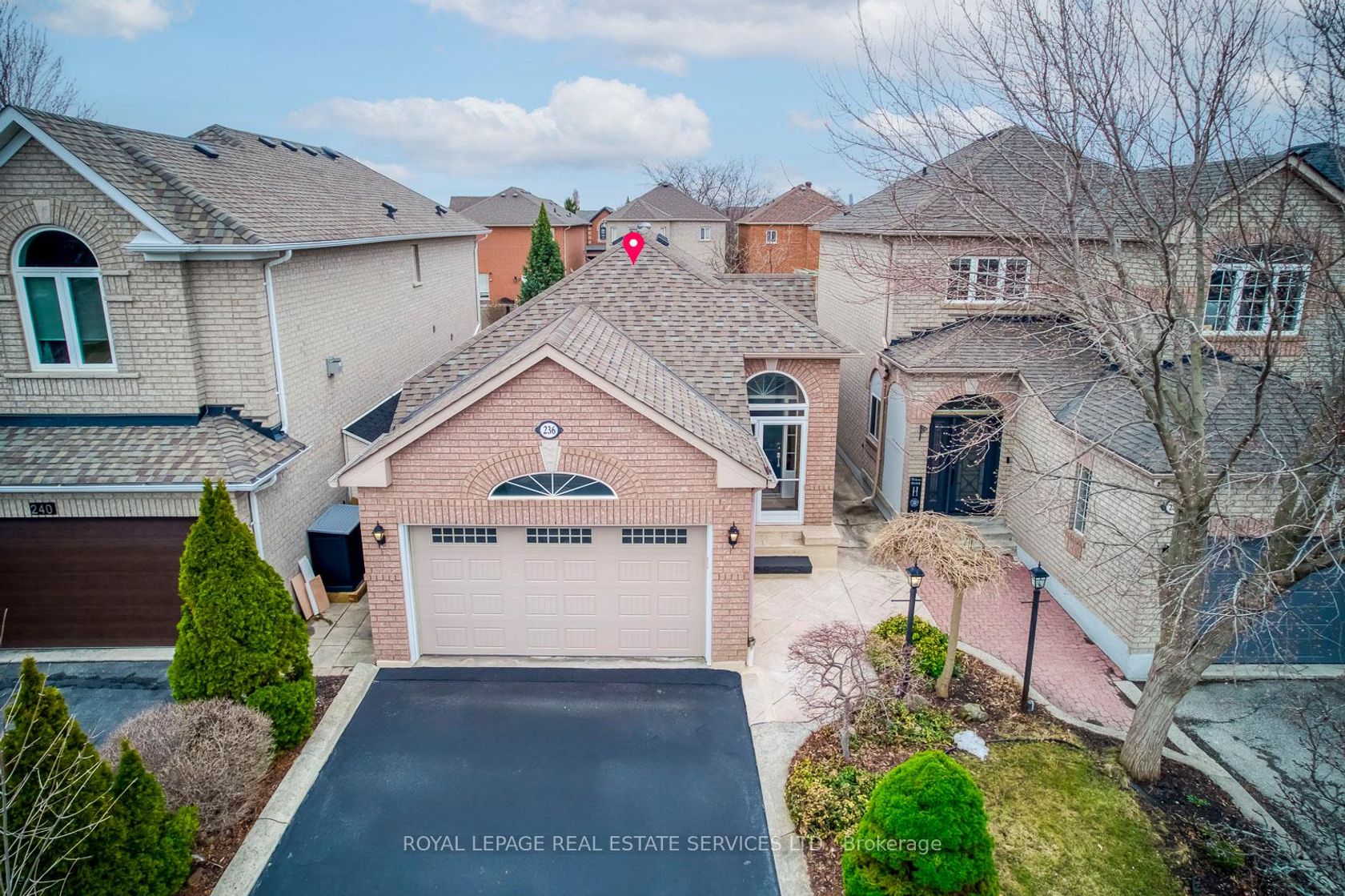 236 Slywood Crescent, Maple, Vaughan by Loree Meneguzzi Real Estate 236 Slywood Crescent, Maple, Vaughan