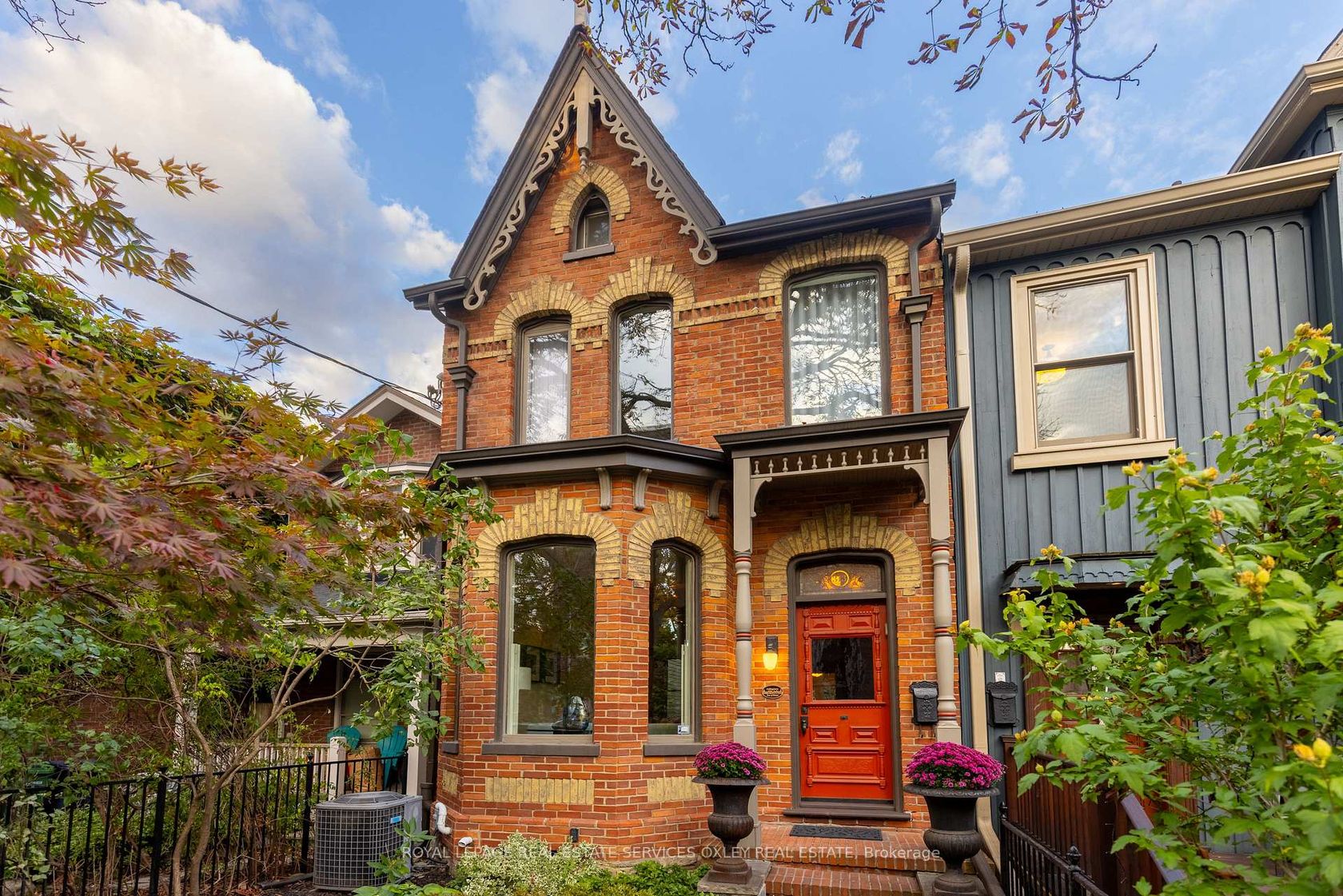 313 Sumach Street, South St. James Town, Toronto by Loree Meneguzzi Real Estate 313 Sumach Street, South St. James Town, Toronto