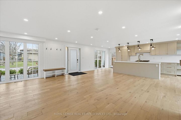 Photo 5 at 2212 Urwin Crescent, WO West, Oakville