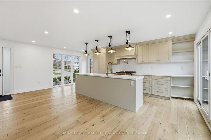 Photo 8 at 2212 Urwin Crescent, WO West, Oakville