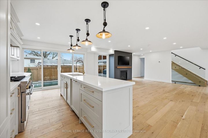 Photo 11 at 2212 Urwin Crescent, WO West, Oakville