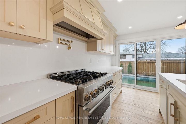 Photo 12 at 2212 Urwin Crescent, WO West, Oakville