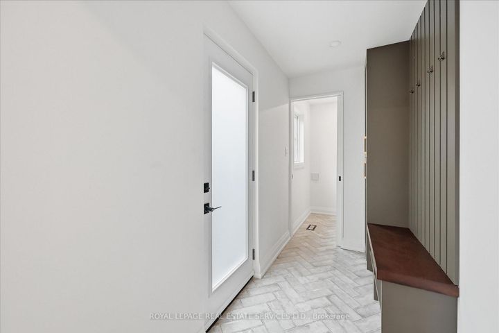 Photo 16 at 2212 Urwin Crescent, WO West, Oakville