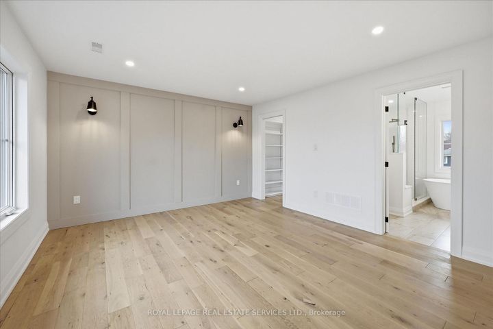 Photo 18 at 2212 Urwin Crescent, WO West, Oakville