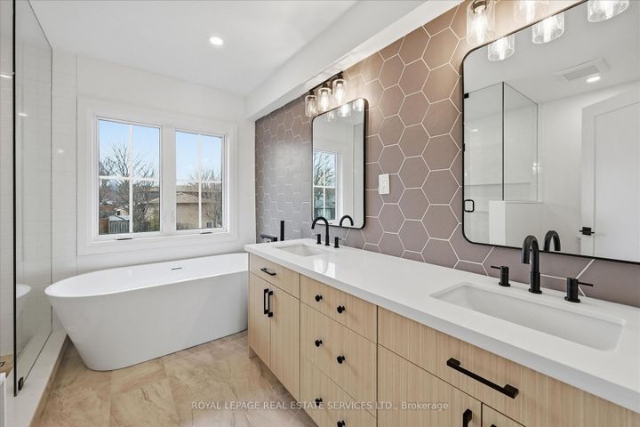 Photo 22 at 2212 Urwin Crescent, WO West, Oakville