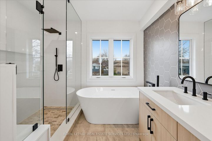 Photo 23 at 2212 Urwin Crescent, WO West, Oakville