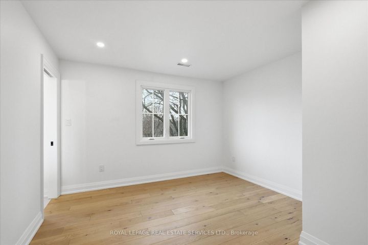 Photo 25 at 2212 Urwin Crescent, WO West, Oakville