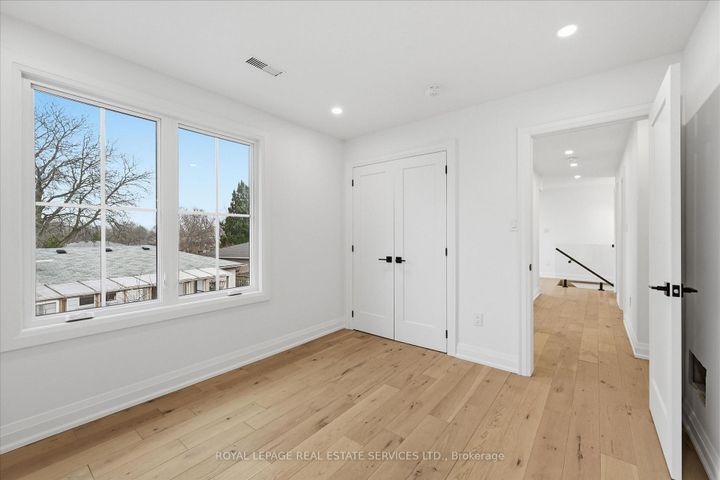 Photo 33 at 2212 Urwin Crescent, WO West, Oakville