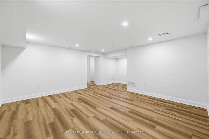 Photo 37 at 2212 Urwin Crescent, WO West, Oakville