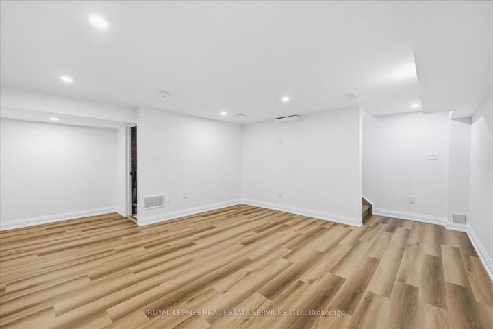 Photo 38 at 2212 Urwin Crescent, WO West, Oakville