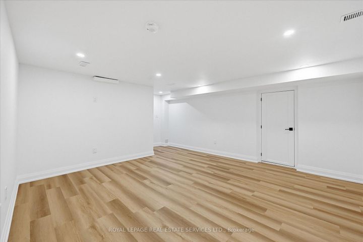 Photo 39 at 2212 Urwin Crescent, WO West, Oakville