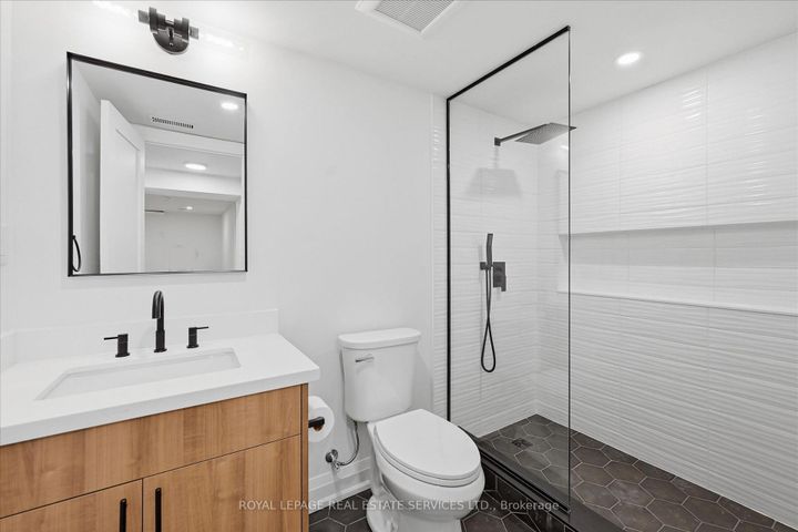 Photo 40 at 2212 Urwin Crescent, WO West, Oakville