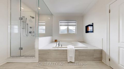 Photo 13 at 56 Connell Drive, Keswick North, Georgina