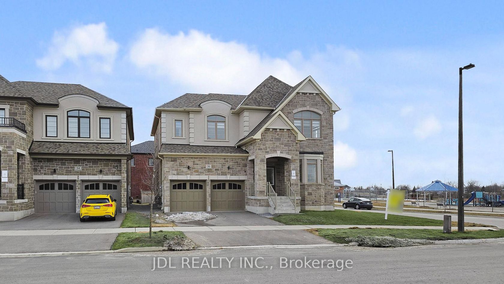 56 Connell Drive, Keswick North, Georgina photo number 2