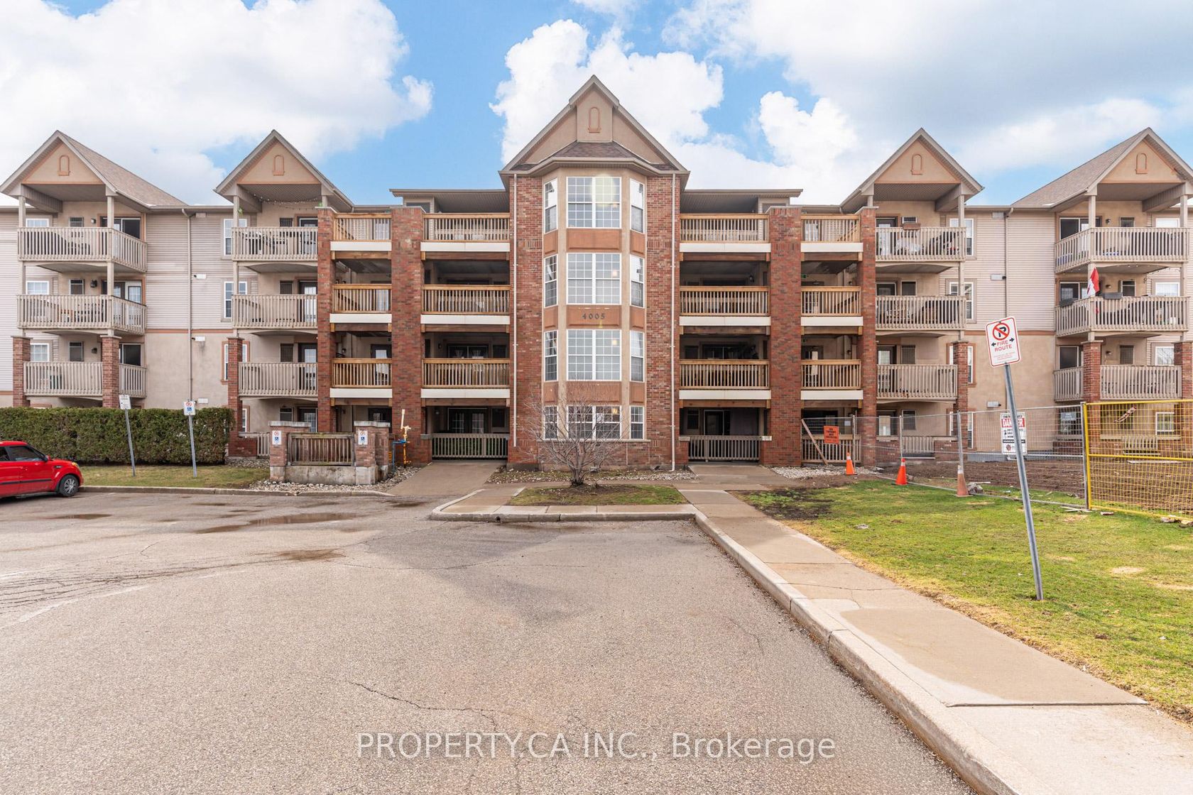 210 - 4005 Kilmer Drive, Tansley, Burlington by Loree Meneguzzi Real Estate 210 - 4005 Kilmer Drive, Tansley, Burlington