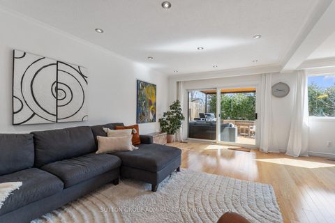 Photo 15 at 19 Mentor Boulevard, Hillcrest Village, Toronto